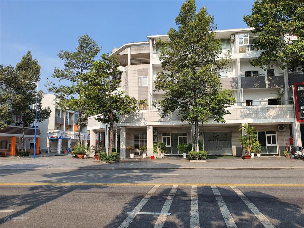 Bán nhà 4 tầng mặt tiền đồng khởi trung tâm tp mới, bình dương. 115m2 đã hoàn công giá tốt 10,8 tỷ
