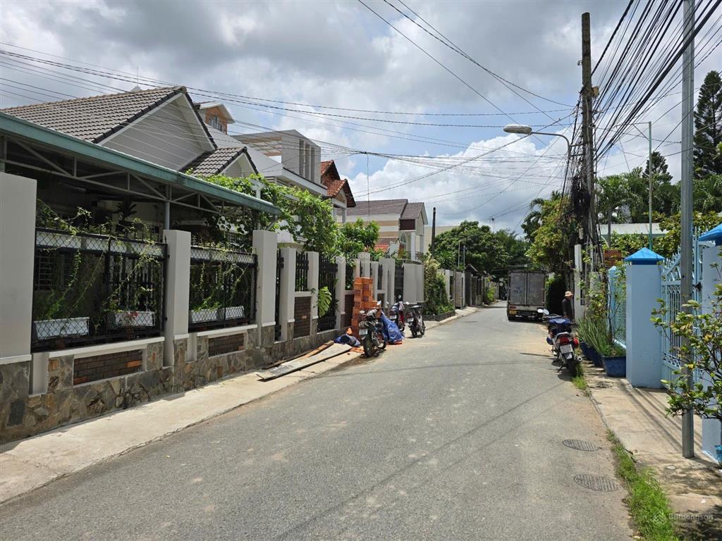 Đất xây biệt thự chánh nghĩa một sẹc ngô gia tự vị trí cực kỳ đẹp, diện tích 12,6x48m giá cực tốt