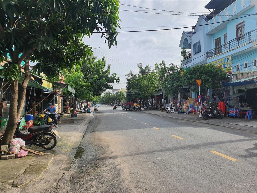 Bán đất đường d12 phú tân, 5x20m, ngay ngã 4 chợ tự phát kinh doanh sầm uất nhất