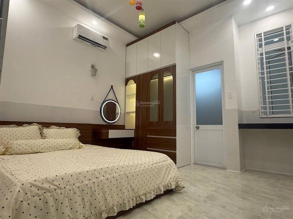 Bán gấp nhà 1 trệt 2 lầu dx07 phú mỹ cách huỳnh văn lũy vào chỉ 50m có 3 phòng ngủ sân ô tô giá tốt