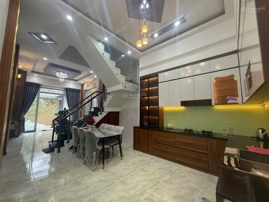 Bán gấp nhà 1 trệt 2 lầu dx07 phú mỹ cách huỳnh văn lũy vào chỉ 50m có 3 phòng ngủ sân ô tô giá tốt
