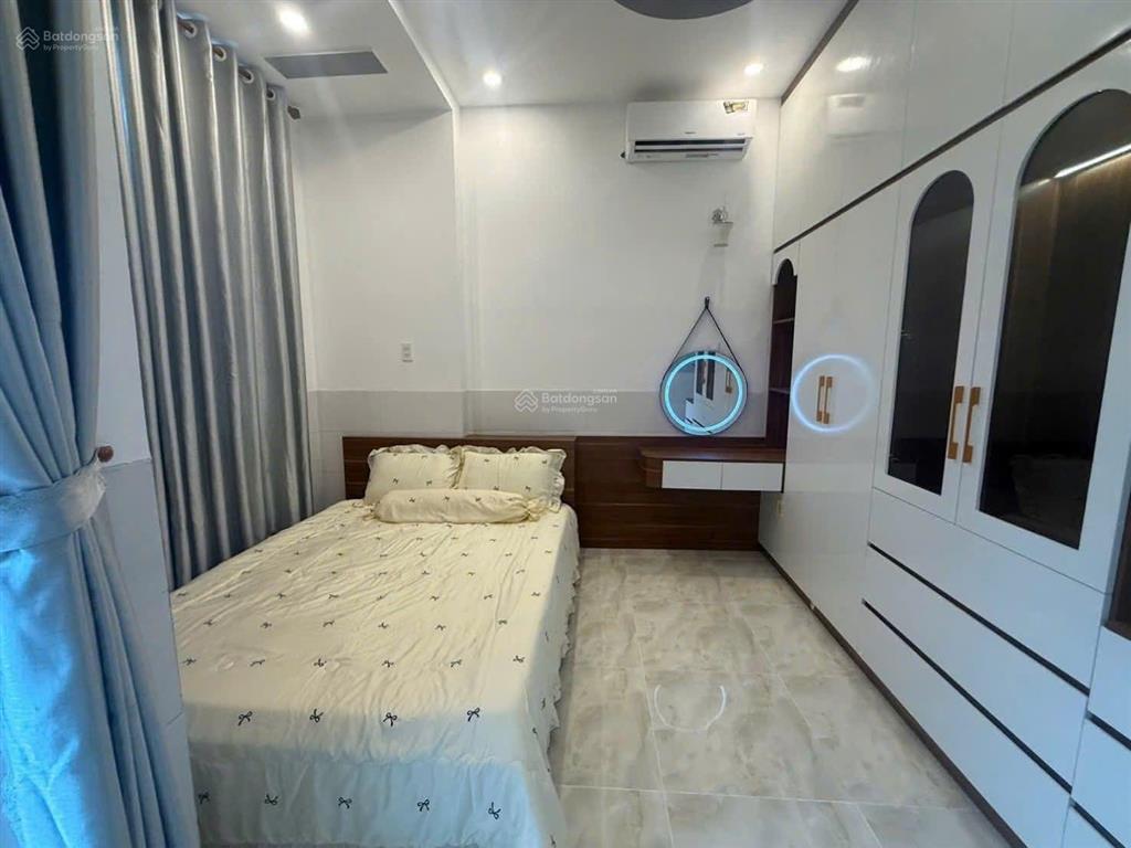 Bán gấp nhà 1 trệt 2 lầu dx07 phú mỹ cách huỳnh văn lũy vào chỉ 50m có 3 phòng ngủ sân ô tô giá tốt