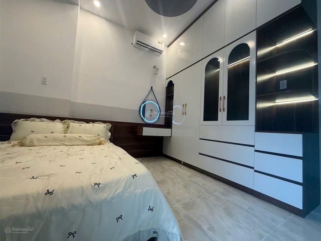 Bán gấp nhà 1 trệt 2 lầu dx07 phú mỹ cách huỳnh văn lũy vào chỉ 50m có 3 phòng ngủ sân ô tô giá tốt