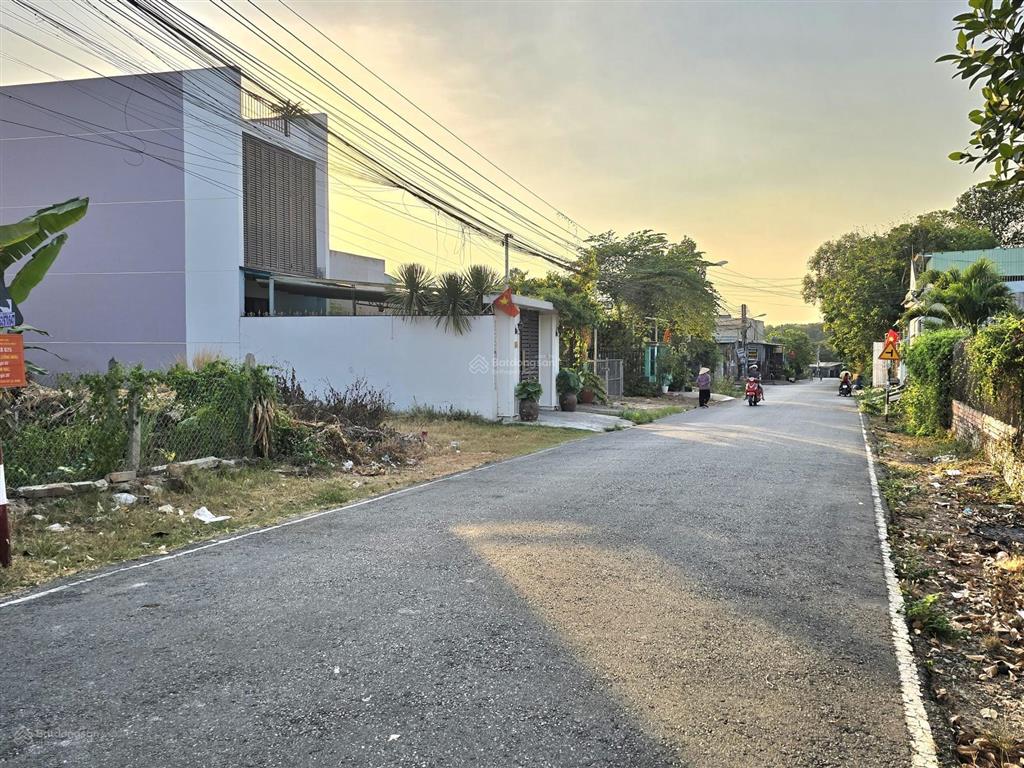 Bán gấp lô đất định hòa cách dx75 vào 30m nhựa 6m thông. diện tích 163m2 thổ cư 60m giá ngộp 2,3 tỷ