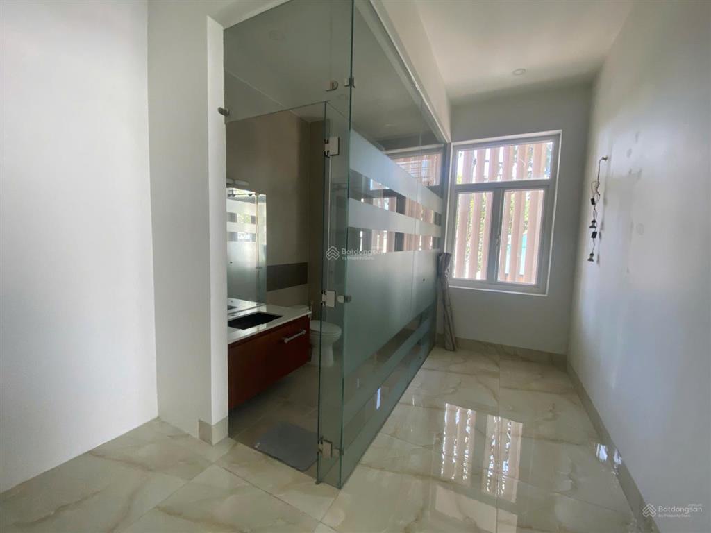 Bán gấp biệt thự 4 tầng kdc chánh nghĩa 10x20 đã hoàn công đẹp mê giá cực tốt cho khách thiện chí