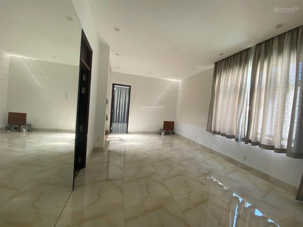 Bán gấp biệt thự 4 tầng kdc chánh nghĩa 10x20 đã hoàn công đẹp mê giá cực tốt cho khách thiện chí