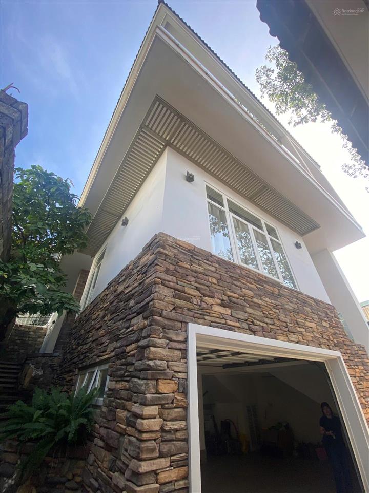 Bán gấp biệt thự 4 tầng kdc chánh nghĩa 10x20 đã hoàn công đẹp mê giá cực tốt cho khách thiện chí