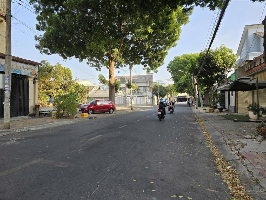 Siêu phẩm lô góc hai mặt tiền đường d1 khu tđc chánh nghĩa, 12,5x24 ngay sau lưng siêu thị coopmart