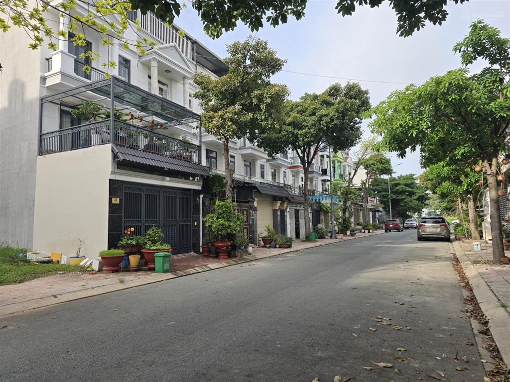 Bán đất đường d2 khu dân cư phúc đạt, 100m (5x20m) con đường đẹp khu giá tốt 4 tỷ 990tr