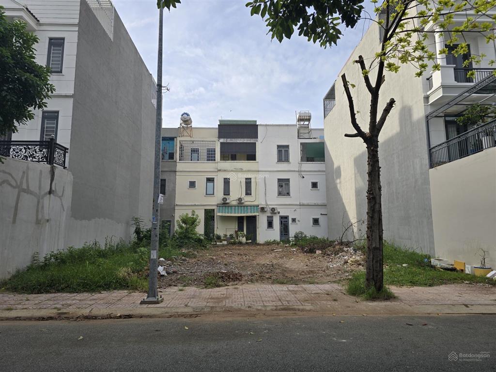 Bán đất đường d2 khu dân cư phúc đạt, 100m (5x20m) con đường đẹp khu giá tốt 4 tỷ 990tr
