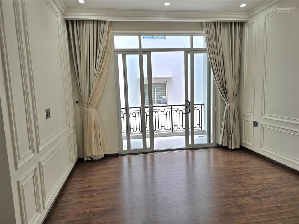 Biệt thự 3 tầng tân cổ điển kdc phú hòa 1, 6x20 đã hoàn công sát công viên cực kì đẹp giá tốt 12 tỷ