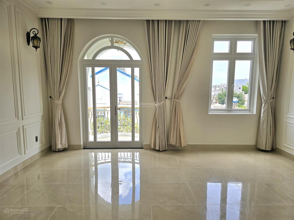 Biệt thự 3 tầng tân cổ điển kdc phú hòa 1, 6x20 đã hoàn công sát công viên cực kì đẹp giá tốt 12 tỷ
