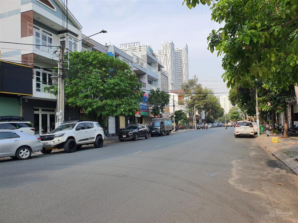 Biệt thự 3 tầng tân cổ điển kdc phú hòa 1, 6x20 đã hoàn công sát công viên cực kì đẹp giá tốt 12 tỷ