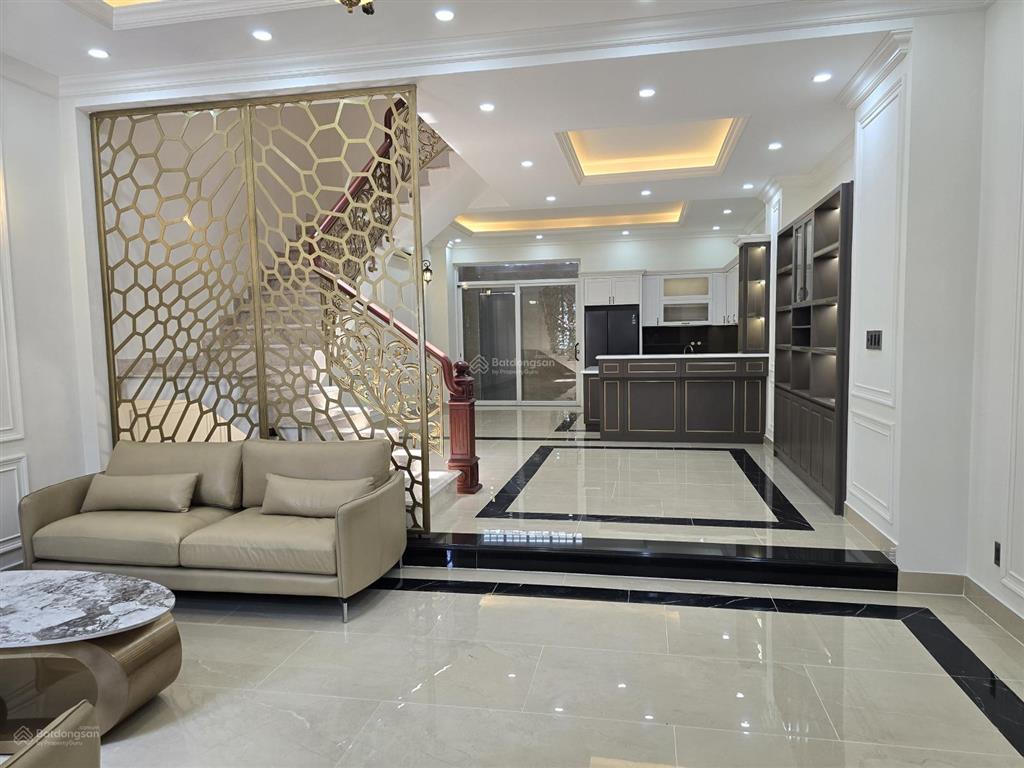 Biệt thự 3 tầng tân cổ điển kdc phú hòa 1, 6x20 đã hoàn công sát công viên cực kì đẹp giá tốt 12 tỷ