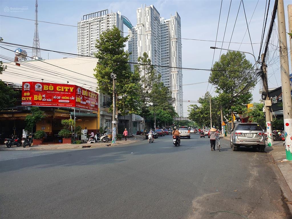 Mặt tiền d1 khu dân cư phú hòa 1 diện tích 6x30m thổ cư 135,8m2 vị trí đẹp giá tốt chỉ 13,5 tỷ
