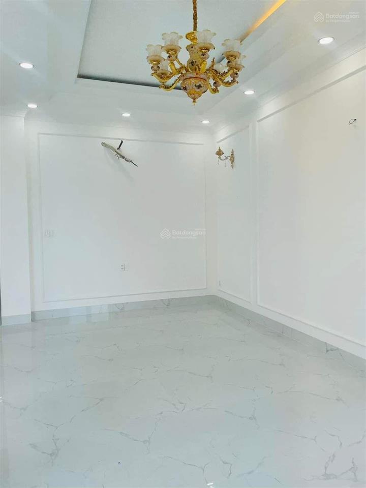 Bán tòa nhà văn phòng 5 tầng tại phú lợi tp hcm căn góc 2 mặt tiền thoáng rộng 207m2 giá cực tốt