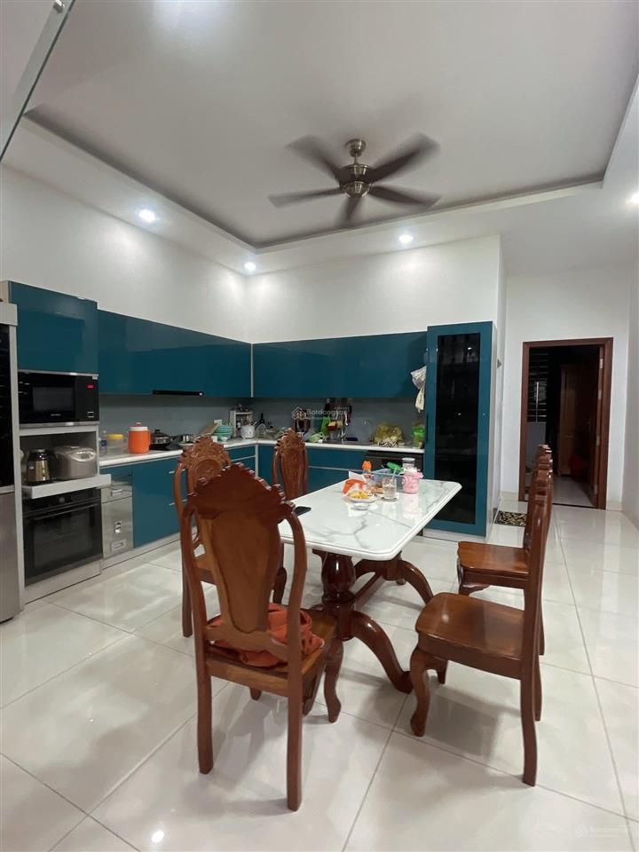 Biệt thự mái nhật phường phú mỹ 186m2 ngang tận 7m cực kì đẹp, sân đậu 2 ô tô luôn giá tốt 9 tỷ xx