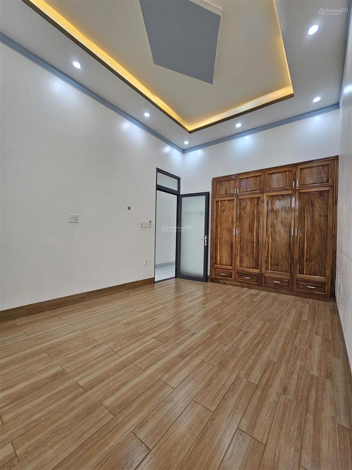 Bán nhà kdc hiệp thành 3 diện tích 100m2, nhà mới keng có nội thất gỗ sân ô tô luôn giá chỉ 4,3 tỷ