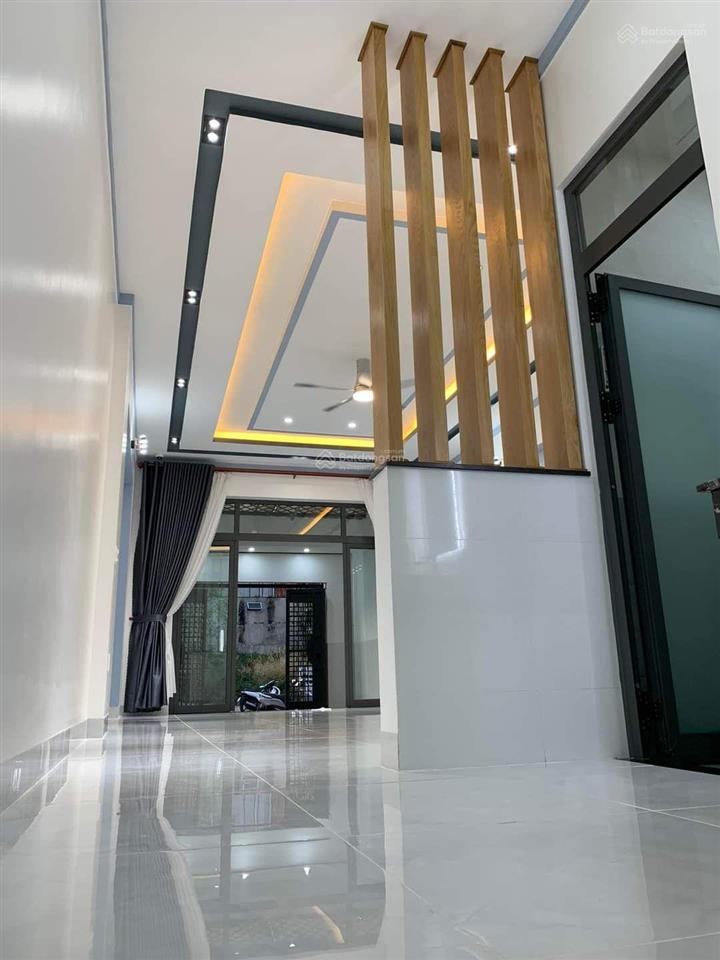 Bán nhà kdc hiệp thành 3 diện tích 100m2, nhà mới keng có nội thất gỗ sân ô tô luôn giá chỉ 4,3 tỷ
