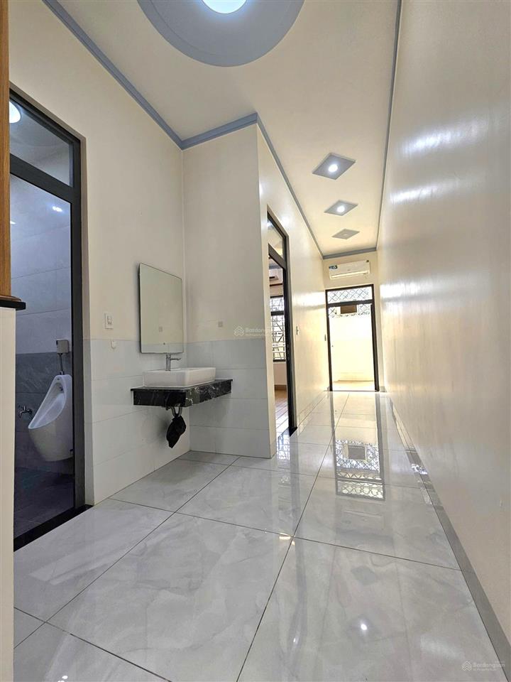 Bán nhà kdc hiệp thành 3 diện tích 100m2, nhà mới keng có nội thất gỗ sân ô tô luôn giá chỉ 4,3 tỷ