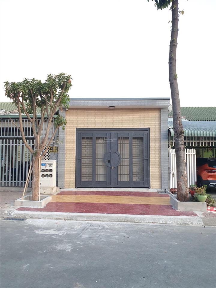 Bán nhà kdc hiệp thành 3 diện tích 100m2, nhà mới keng có nội thất gỗ sân ô tô luôn giá chỉ 4,3 tỷ