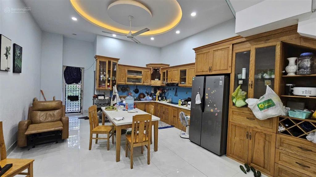 Nhà 1 trệt 2 lầu kdc hiệp thành 3, 5x20m có 3 pn, 4 wc sân ô tô thoải mái giá ngộp bán gấp hơn 6 tỷ