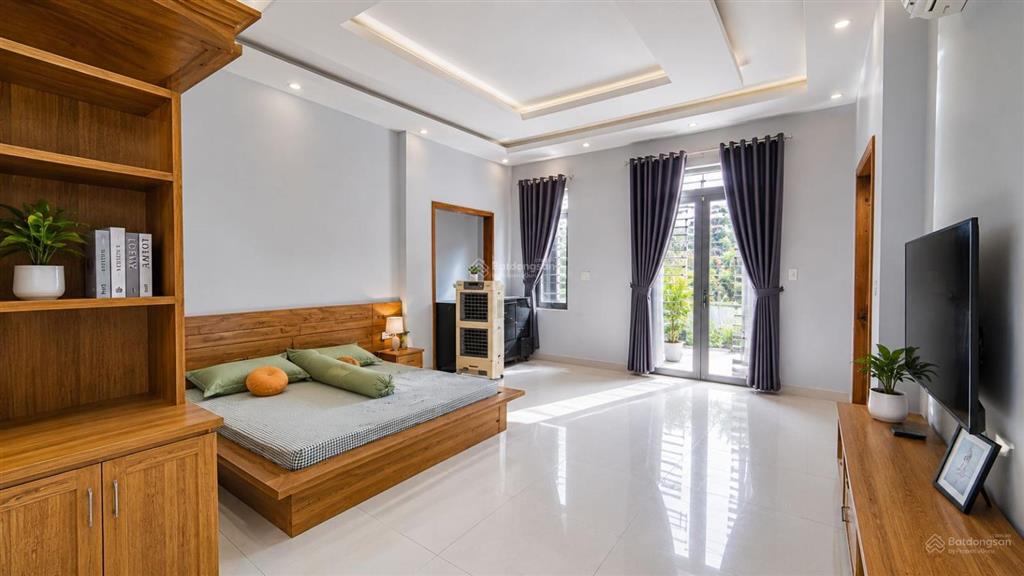 Nhà 1 trệt 2 lầu kdc hiệp thành 3, 5x20m có 3 pn, 4 wc sân ô tô thoải mái giá ngộp bán gấp hơn 6 tỷ
