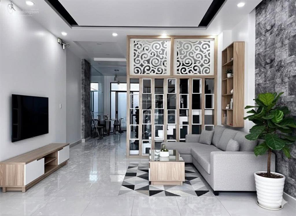 Nhà 1 trệt 2 lầu kdc hiệp thành 3, 5x20m có 3 pn, 4 wc sân ô tô thoải mái giá ngộp bán gấp hơn 6 tỷ