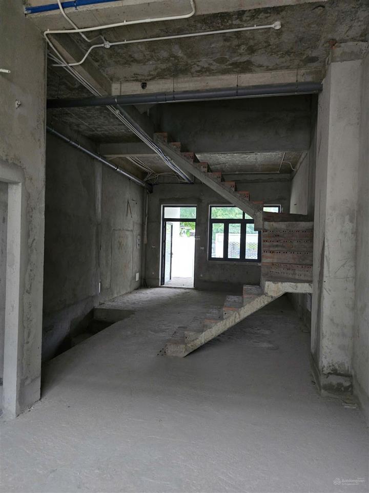 Bán nhà mặt tiền hoàng hoa thám kdc hiệp thành 3, 100m2 có 1 tầng hầm và 3 tầng nổi giá ngộp 7,5 tỷ