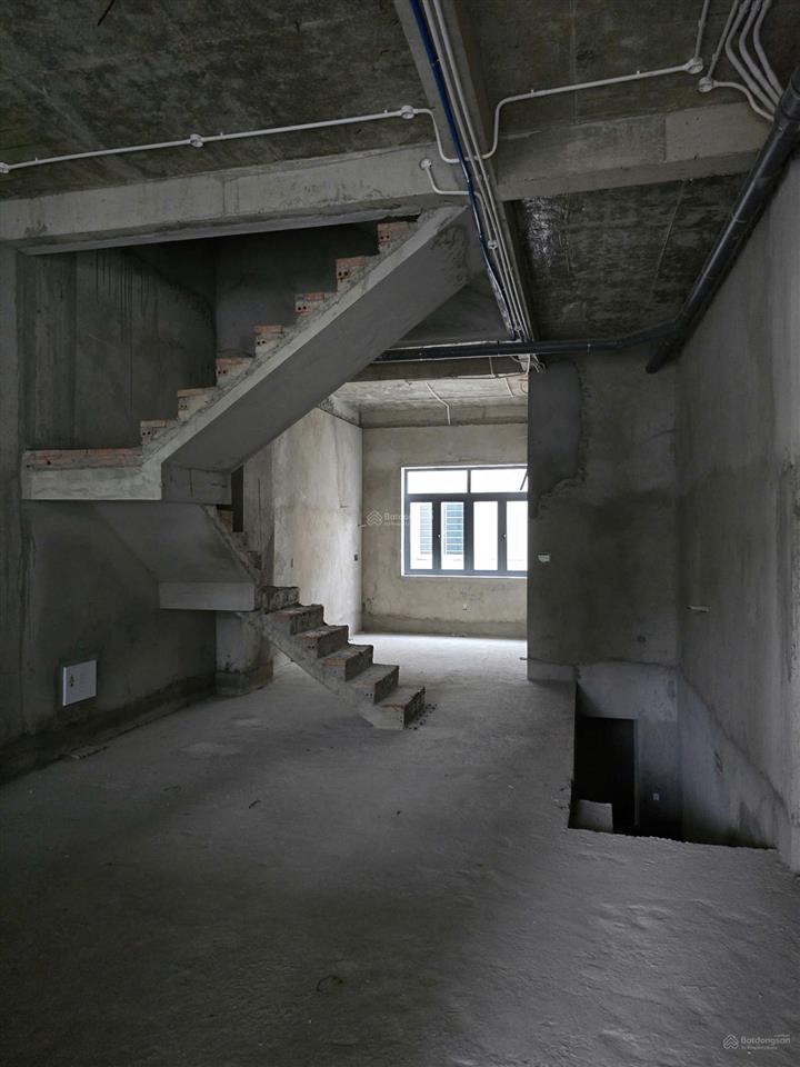 Bán nhà mặt tiền hoàng hoa thám kdc hiệp thành 3, 100m2 có 1 tầng hầm và 3 tầng nổi giá ngộp 7,5 tỷ
