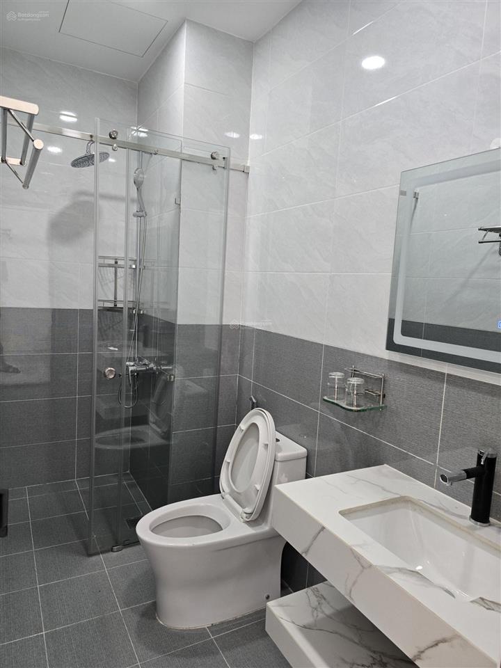 Hàng ngộp nhà 4 tầng mặt tiền đường d1 khu dân cư phúc đạt hoàn thiện đẹp, đã hoàn công giá 7 tỷ