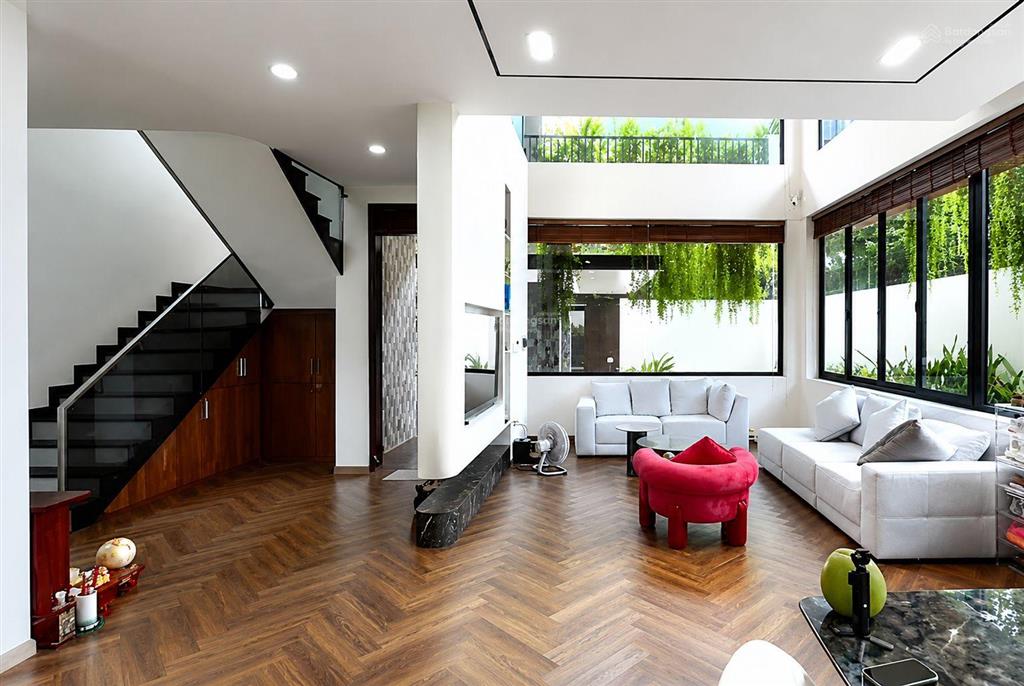 Biệt thự sân vườn kdc hiệp thành 3 diện tích 12,5x30m đối diện công viên cực kì thoáng mát giá tốt