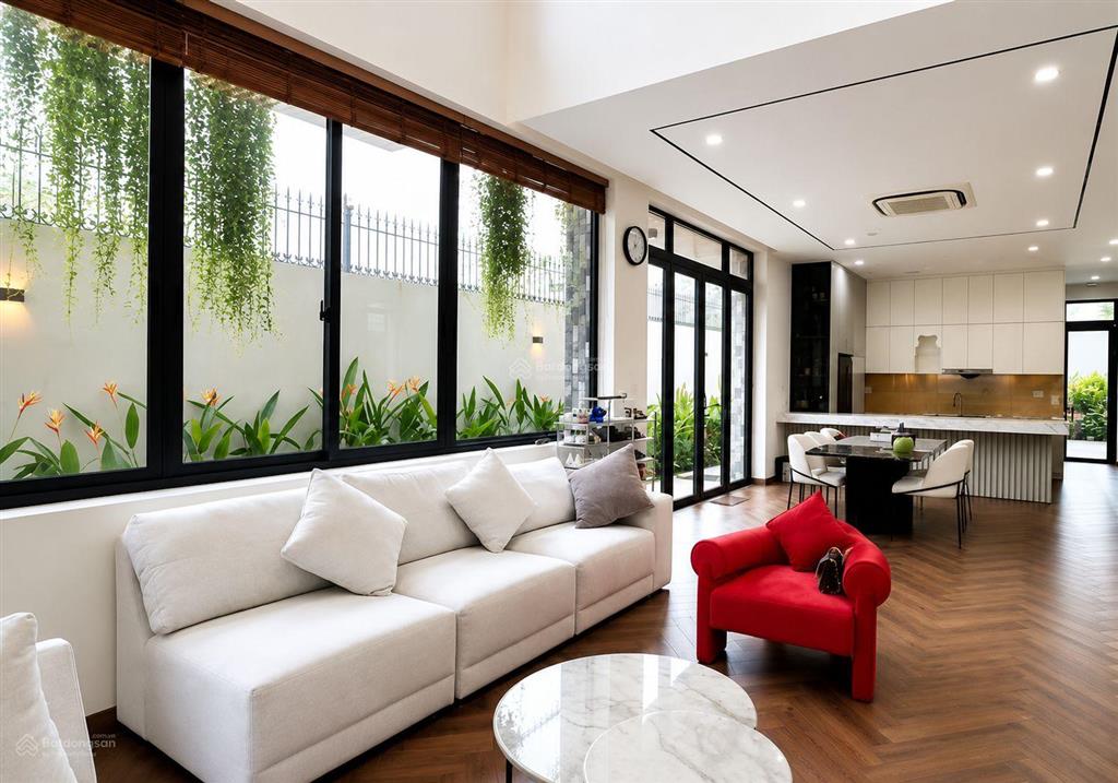 Biệt thự sân vườn kdc hiệp thành 3 diện tích 12,5x30m đối diện công viên cực kì thoáng mát giá tốt