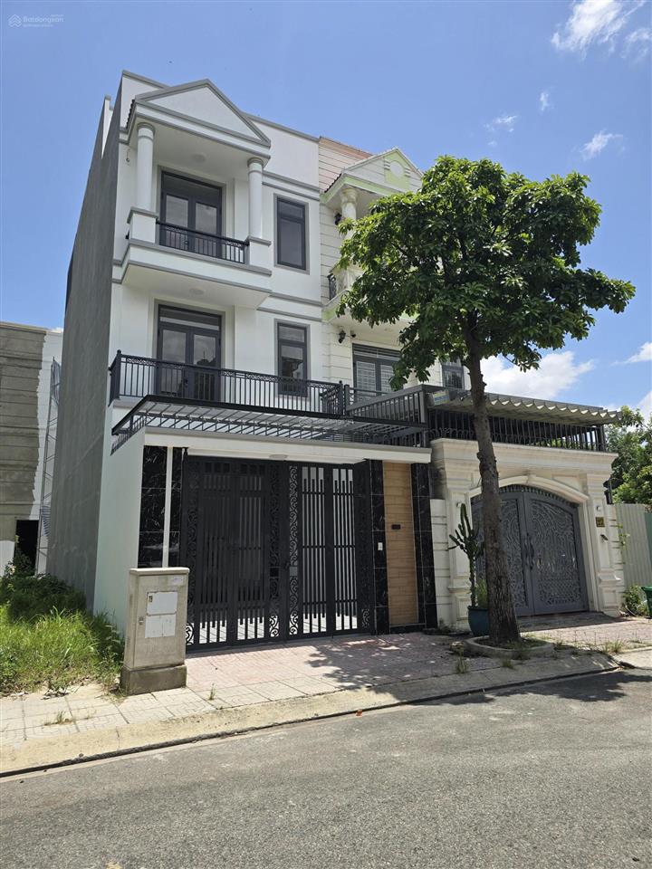 Bán nhà 1 trệt 3 lầu khu đô thị phúc đạt, 100m2 nhà mới 100% mà giá chỉ 6,9 tỷ còn thương lượng