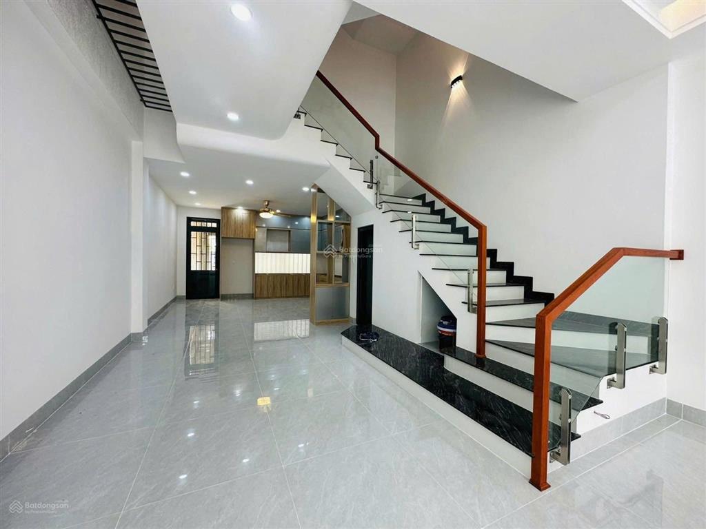 Bán nhà 1 trệt 3 lầu khu đô thị phúc đạt, 100m2 nhà mới 100% mà giá chỉ 6,9 tỷ còn thương lượng