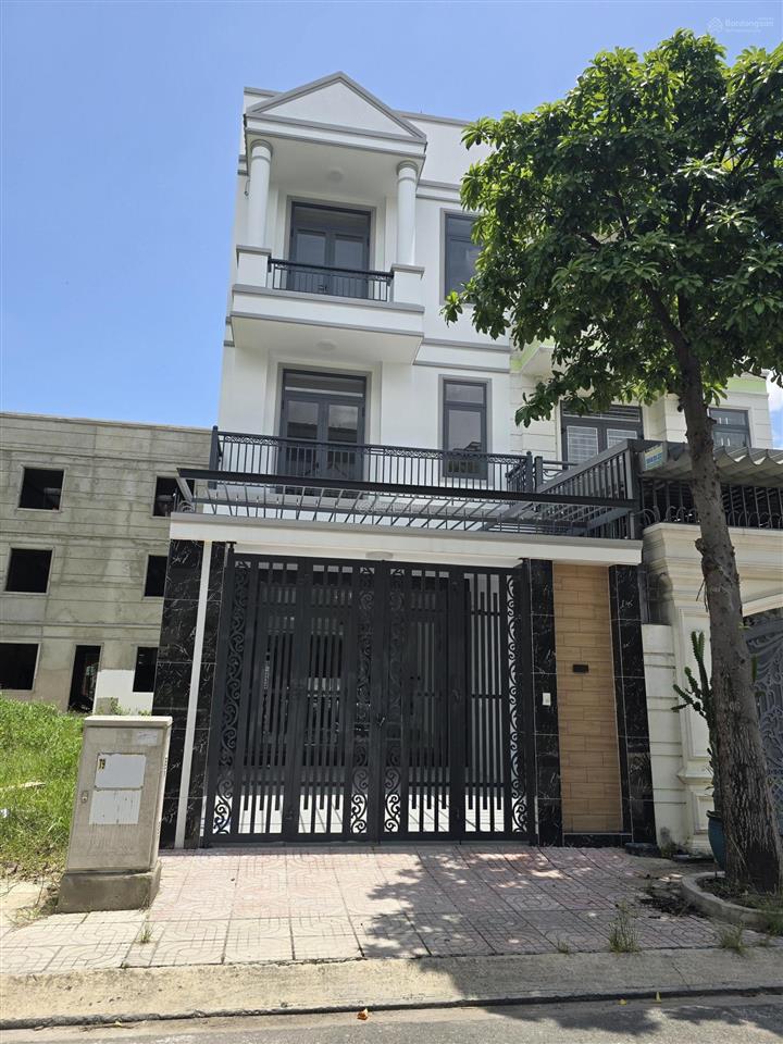 Bán nhà 1 trệt 3 lầu khu đô thị phúc đạt, 100m2 nhà mới 100% mà giá chỉ 6,9 tỷ còn thương lượng