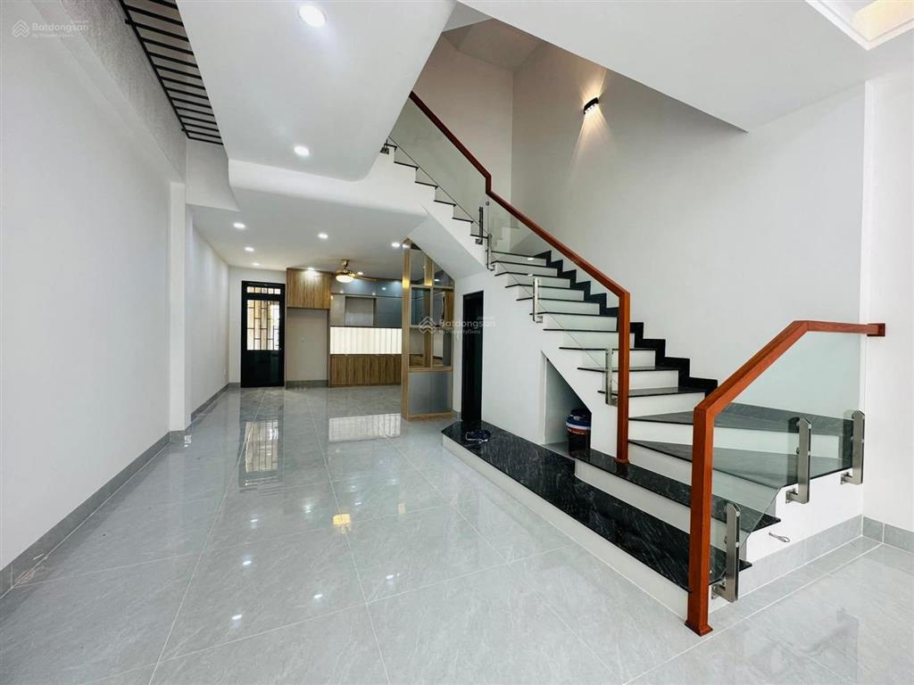 Bán nhà 1 trệt 3 lầu khu đô thị phúc đạt, 100m2 nhà mới 100% mà giá chỉ 6,9 tỷ còn thương lượng