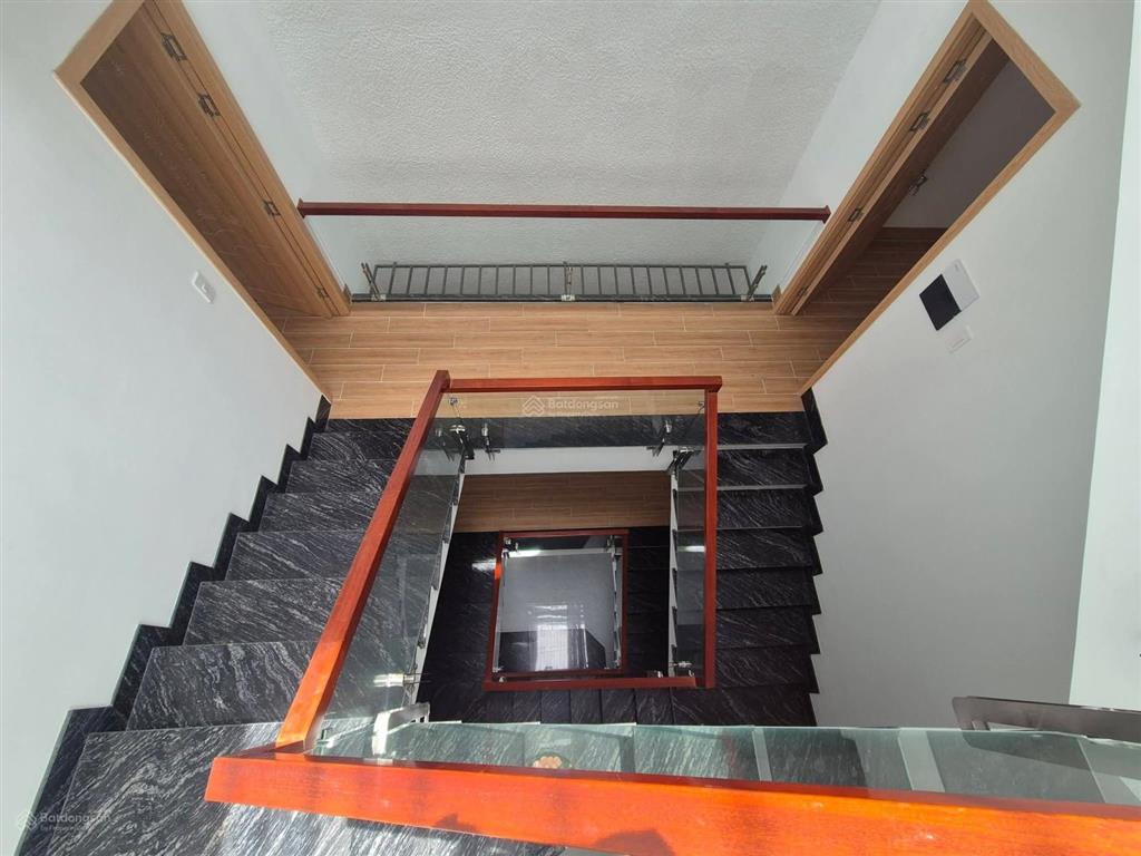 Bán nhà 1 trệt 3 lầu khu đô thị phúc đạt, 100m2 nhà mới 100% mà giá chỉ 6,9 tỷ còn thương lượng