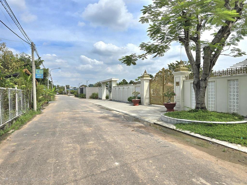 Nhà sân vườn nghỉ dưỡng tdm 1041m2 có sẵn khuôn viên tiểu cảnh hồ cá koi cực kỳ đẹp giá 15 tỷ