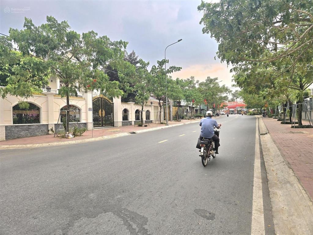 Mặt tiền bùi ngọc thu ngay chợ cũ và ủy ban phường rộng 723,8m2 thổ cư 160m2 giá ngộp chỉ 10 tỷ