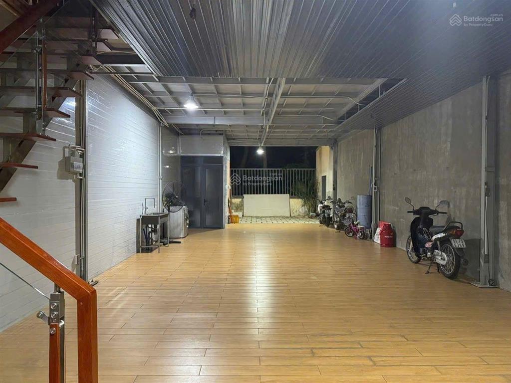 Hàng hiếm phú lợi kế bên đại học thủ dầu một ngang 5,9x29,5m thổ cư 100% có sẵn nhà tiền chế đẹp