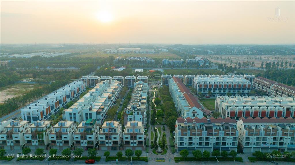 Chỉ còn căn nhà phố liền kề tại khu đô thị midori park  tp mới bình dương  ms. mai 0908 204 ***