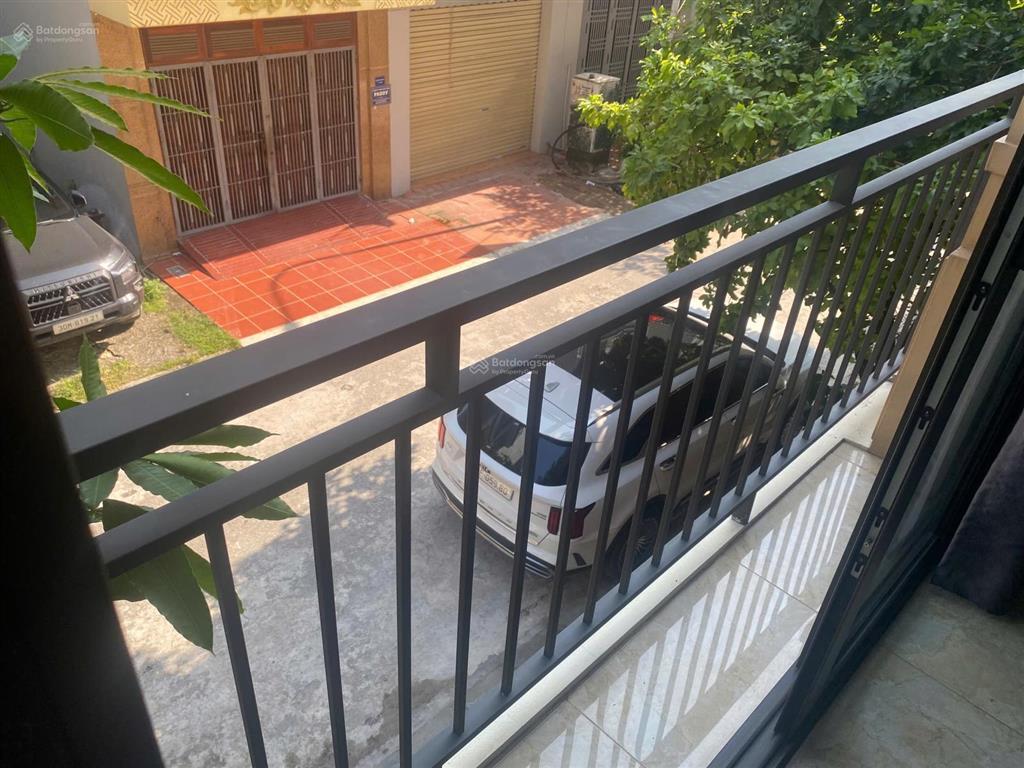 Cho thuê văn phòng tầng 12, vạn phúc, 85 m2, 2 phòng, đường rộng thoáng để ô tô xe máy thoải mái