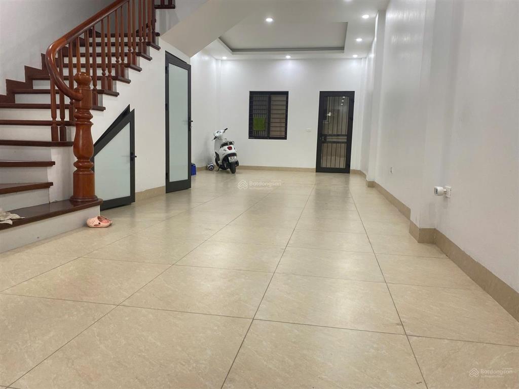 Cho thuê văn phòng tầng 12, vạn phúc, 85 m2, 2 phòng, đường rộng thoáng để ô tô xe máy thoải mái