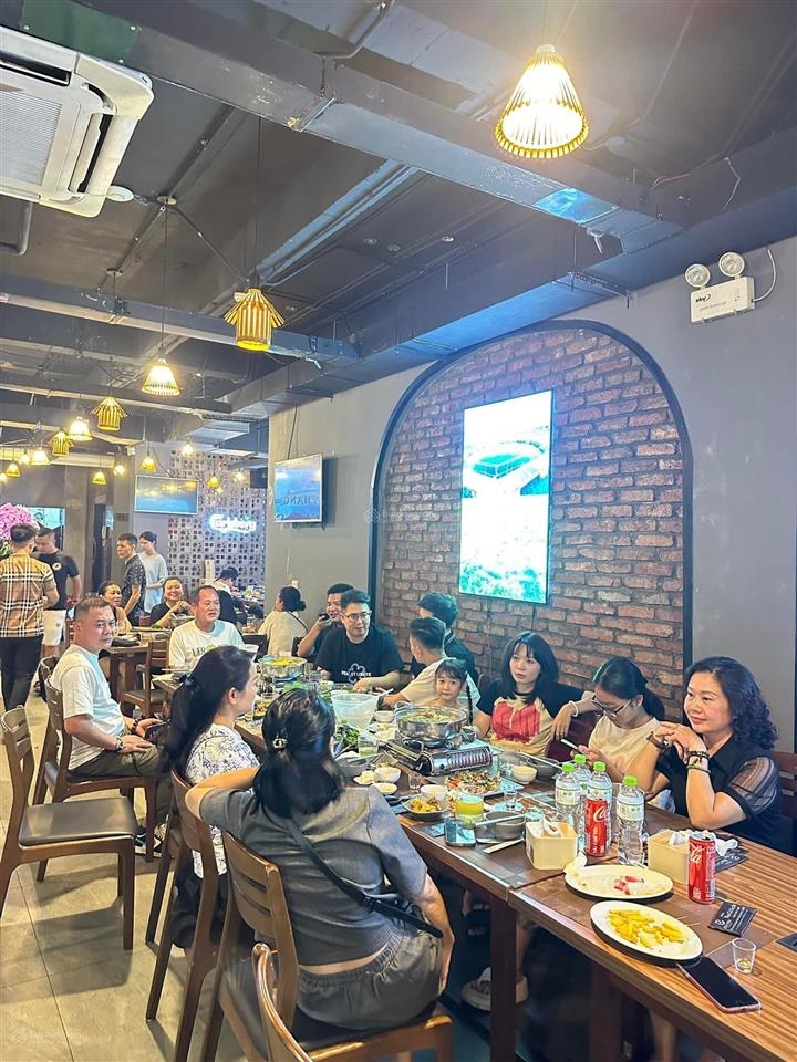 Chính chủ cho thuê nhà mặt phố trần khát chân. hướng nam, 4 tầng, 250m²/sàn