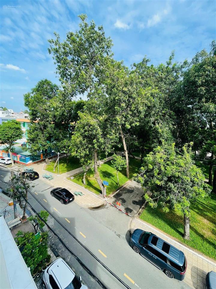 Bán khách sạn mt đường 33, kdc tên lửa, p. an lạc, bình tân  hầm 5 tầng, 400m2  50 phòng  60 tỷ