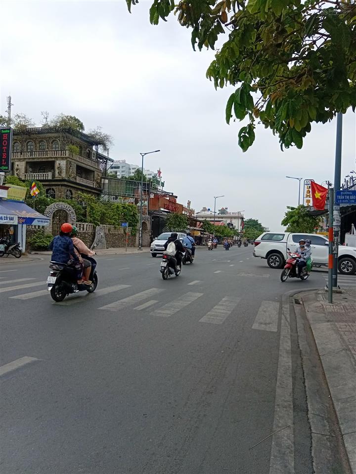 Cho thuê nhà 4 tầng mt tô hiệu, phú thạnh, tân phú  dtsd 750 m2  ngang 14x15m 80tr/tháng