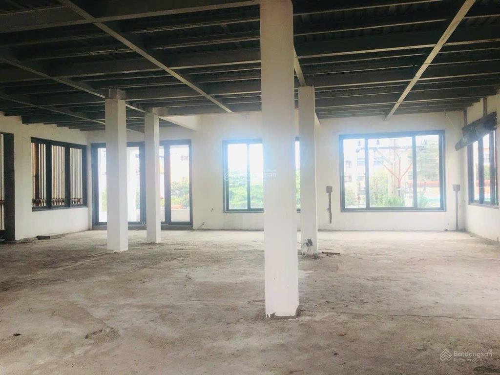 Cho thuê nhà 4 tầng mt tô hiệu, phú thạnh, tân phú  dtsd 750 m2  ngang 14x15m 80tr/tháng