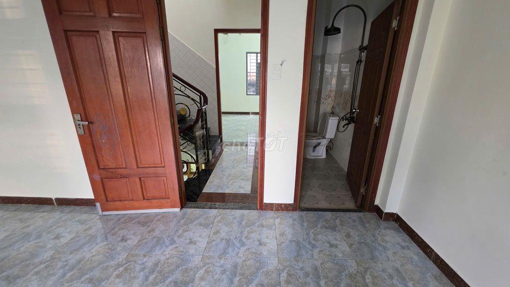 Nhà 2 lầu DT 5x15, trục chính KDC Thành Sơn, gần chợ Đại Hải Hóc Môn