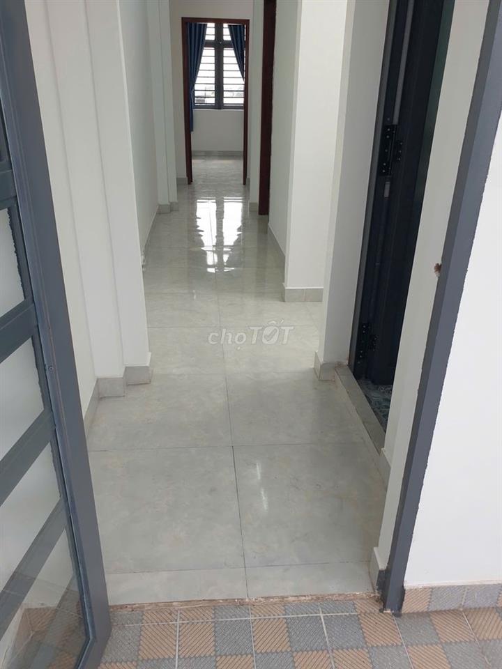 Nhà đẹp 5m*18m, 2 lầu (5pn) đường nhựa 8m, gần chợ Đại Hải - Hóc Môn